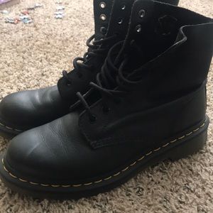 DOC MARTENS
